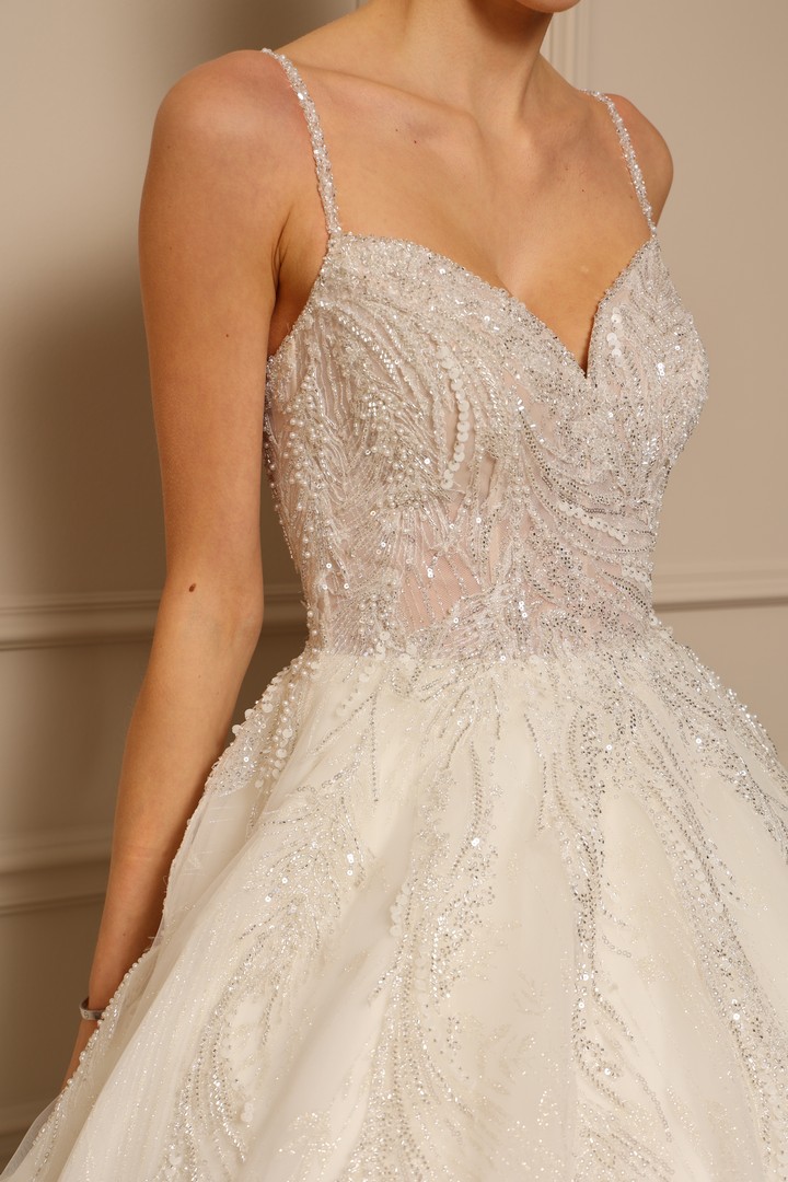 İnce Askılı Göğüs Dekolteli Yoğun İşlemeli Helen Model